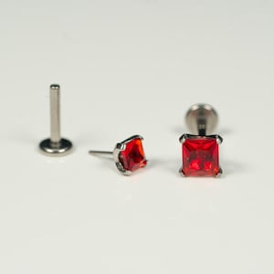 20G, 18G, 16G Red Square CZ Rosca Flat Back Stud, Brinco Flat Back, Piercing de Cartilagem, Titânio, Tragus, Hélice, Push In, AA4
