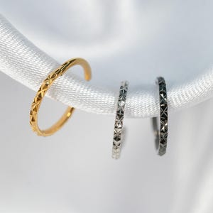 16G Diamond Cut Faceted Clicker Hoop, Septum Ring, Daith Hoop, Septum Hoop, Nose Piercing, Cartilage Hoop, Helix Hoop, Hinged Segment Y12