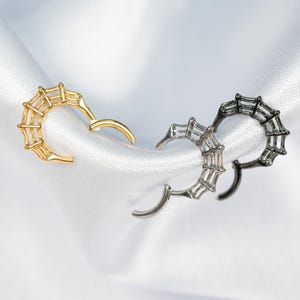 Anillo para tabique nasal con forma de telaraña de 16 g, aro de titanio con cierre de clic, aro para la nariz, aro Daith, perforación del tabique nasal, aro para cartílago, aro para hélice, segmento con bisagra AC19