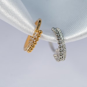 16G Ball and CZ Lined Clicker Hoop, Septum Ring, Daith Hoop, Septum Hoop, Nose Piercing, Cartilage Hoop, Helix Hoop, Hinged Segment R8