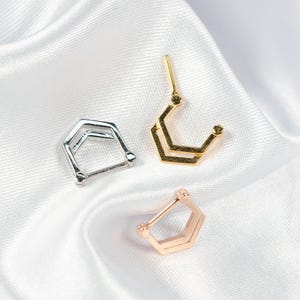 16G Double V Clicker Hoop, Septum Ring, Daith Hoop, Septum Hoop, Nose Piercing, Cartilage Hoop, Helix Hoop, Hinged Segment X4