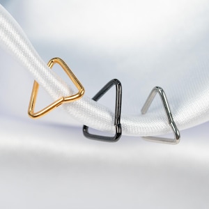16G Triangle Septum Ring, Titanium Clicker Hoop, Nose Ring, Daith Hoop, Septum Piercing, Cartilage Hoop, Helix Hoop, Hinged Segment P23
