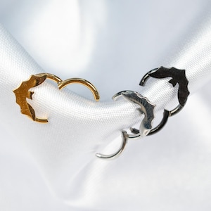 16G Bat Wings Clicker Hoop, Septum Ring, Daith Hoop, Septum Hoop, Nose Piercing, Cartilage Hoop, Helix Hoop, Hinged Segment T14