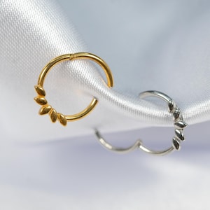 16G Flower Petal Fan Clicker Hoop, Septum Ring, Daith Hoop, Septum Hoop, Nose Piercing, Cartilage Hoop, Helix Hoop, Hinged Segment Y15