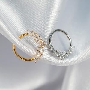 16G Butterfly Septum Ring, Titanium Clicker Hoop, Nose Ring, Daith Hoop, Septum Piercing, Cartilage Hoop, Helix Hoop, Hinged Segment T7