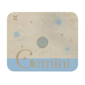 Alfombrilla de ratón para astrología Géminis: diseño de carta astral celestial, color crema y azul polvoriento.