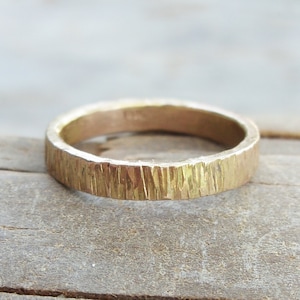 3mm Gold Wood Grain Wedding Band. Rustic Solid 14k Yellow or Rose Gold Tree Bark  Ring. Flat Rectangular Band.