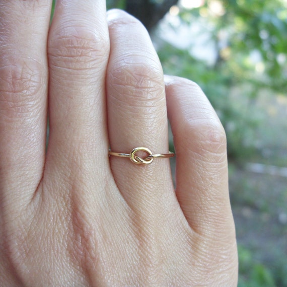 Solid 14k Love Knot Promise Ring in Yellow Gold, Rose Gold, or White Gold  1mm Gold Band -  Canada