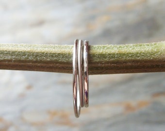 1 mm massiver 14k Weißgold Stapelring: Schmales Band, Gehämmert/Mattiert/Poliert
