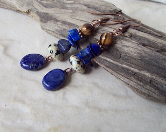 Indigo Lapis Lazuli ovale Ohrringe mit Dalmatiner Jaspis und Tigerauge