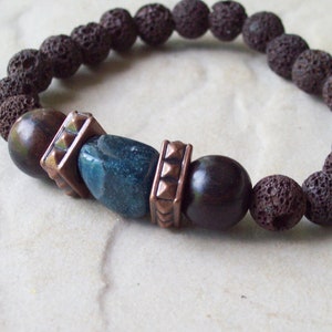 Pulsera elástica Kilauea Natural Lava con cobre, pepita de piedra apatita, cuenta de madera de ébano, lava marrón #joyeríaparahombres #parahombres