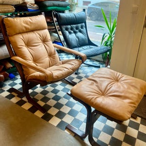 Leather Siesta Classic - High Chair With Armrests and Ottoman