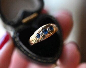 Antique 18k Gold Edwardian Engraved Sapphire Mine Cut Diamond Ring - size 7.25/7.5