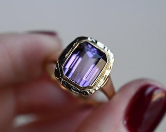 Vintage 9k Gold Large Amethyst Ring - size 8.25/8.5