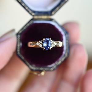 Vintage 14k Gold Tanzanite & Diamond Ring - size 6.5/6.75