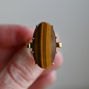 Vintage Tigeraugenring aus 10-karätigem Gelbgold – Größe 6,5