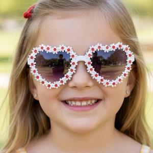 Sonnenbrille Pool Party Favor Dress Up Blumenmädchen Ende des Jahres Geschenk für Mädchen Daisy Sunnies Kinder Groß Kleinkind Geburtstag