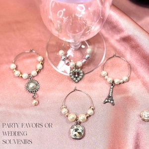 Eiffelturm Weinglas Charms: Crystal Pearl Hochzeit Gefälligkeiten, Silber Akzent