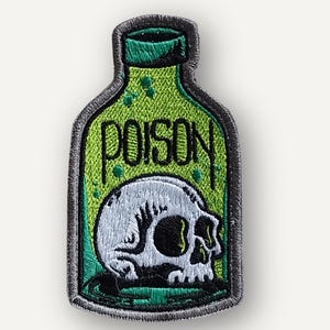 Parche de botella de veneno, bordado kawaii gótico termoadhesivo para moda alternativa.