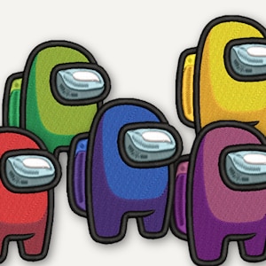 Puede incluir: Una colección de cinco parches bordados con figuras estilizadas en rojo, verde, azul, amarillo y morado. Cada figura tiene un cuerpo redondeado, una pequeña mochila y una visera grande de color azul claro con reflejos blancos y bordes negros.