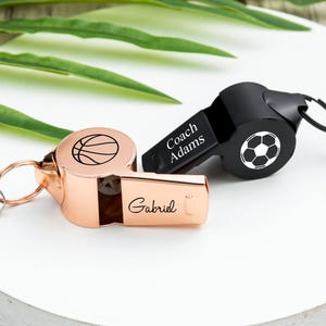 Gepersonaliseerde fluit voetbal coach cadeau leraar waardering voor hem aangepaste fluit gegraveerd voetbal voetbal basketbal pensioen cadeau