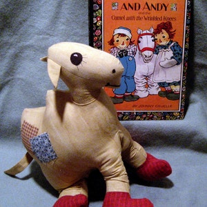 Raggedy Anns Camel with Wrinkled Knees Artist PDF Pattern image 1