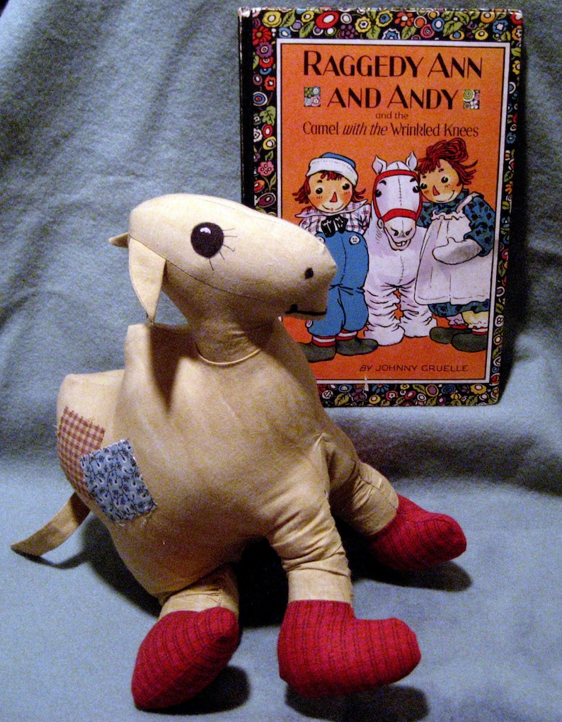 Raggedy Anns Camel with Wrinkled Knees Artist PDF Pattern image 1