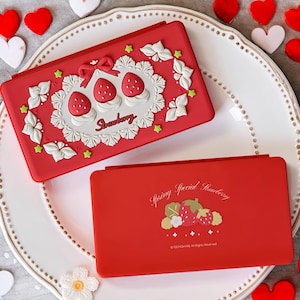 Geekshare Strawberry Switch Game Card Case – Armazenamento de arte em creme 3D fofo para 24 cartões TF de jogo, suporte para cartão NS portátil e protetor