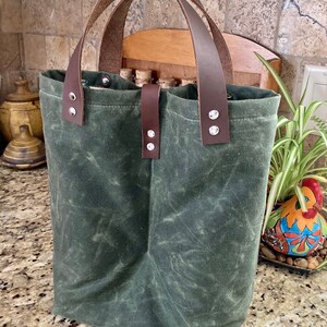 Waxed Canvas Double Bottle Wine Carrier, Wine Tote, WIne Bag Sleeve, Handcrafted in USA afbeelding 2