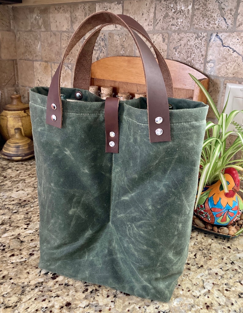 Waxed Canvas Double Bottle Wine Carrier, Wine Tote, WIne Bag Sleeve, Handcrafted in USA afbeelding 2