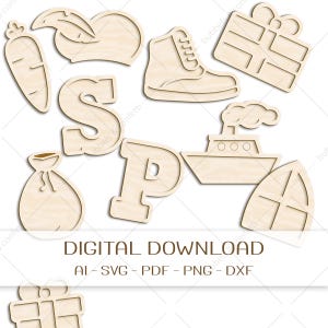 Op de afbeelding: Een verzameling houten uitsparingen, waaronder een wortel, een hoed, een laars, een geschenkdoos, de letter "S", een geldbuidel, de letter "P", een boot en een zeilboot. De tekst "DIGITALE DOWNLOAD" staat onderaan.