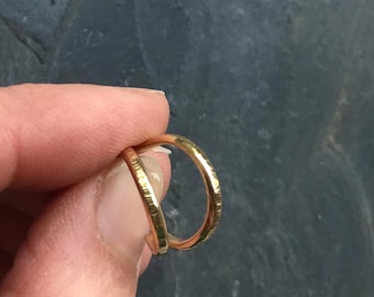 18K gold gehämmerte Ohrringe