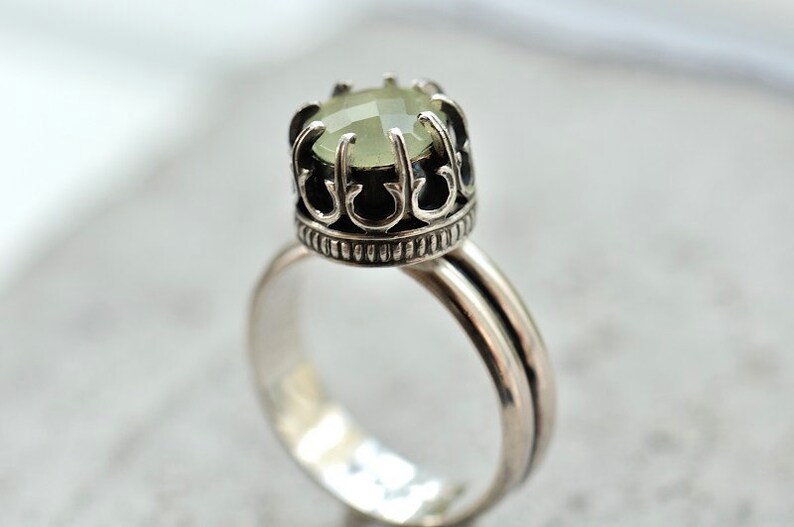 Prehnite ring size 6.25 or made to order, sterling silver ring with mint green gemstone, crown ring, princess ring image 3