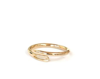 Solide 14K Gold Nähnadel Ring, auf Bestellung gefertigt Ring, Näherin Geschenk, Goldschmuck, Goldring, Quilter Geschenk, Stickerei, Schneiderin