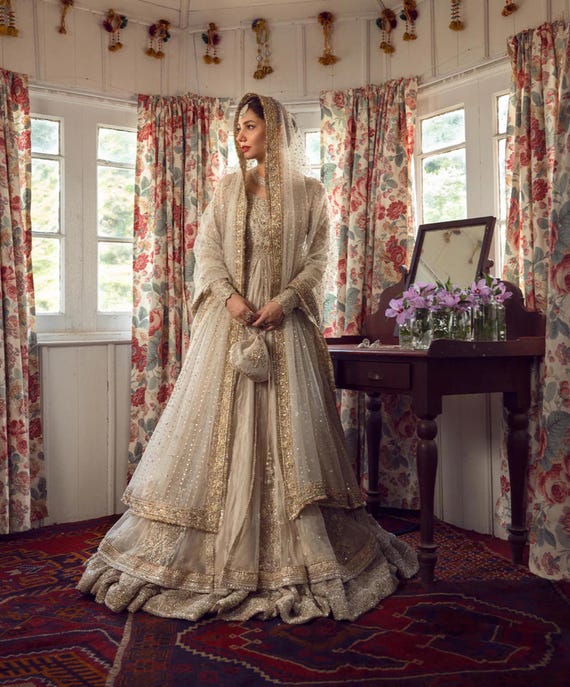 Customized White Pakistani Nikkah Wedding Wear Dress, Indian Bridal  Anarkali Gown or Maxi Dress, Designer Mehndi Engagement Outfit - Etsy New  Zealand