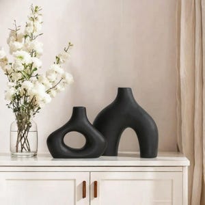 Modern Black and White Vase – Nordic Decorative Plant Pot & Table Accessory for Home Room Decor