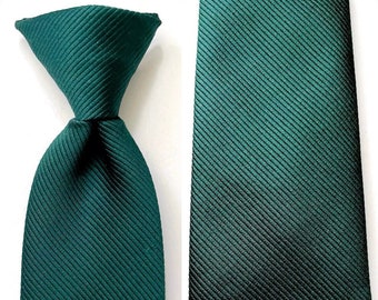 Vintage 70's Green, Polyester, Clip On Tie