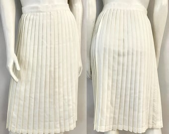 Vintage 60's White, Pleated, Full Skirt (Size 6)