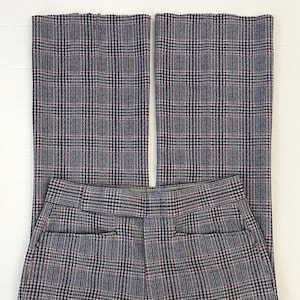 Vintage jaren 70 marineblauw, rood, geruit, polyester, broek (W31)
