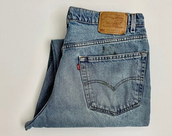 Vintage Levis 550 Relaxed Fit W36 L30 Medium Washed Made in 