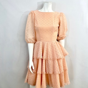 Vintage 70&#39;s Peach, Eyelet Lace, Ruffle Dress (S)