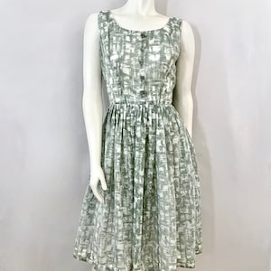 Vintage 50&#39;s White, Green, Sleeveless, Swing Dress, Circle Dress (S)