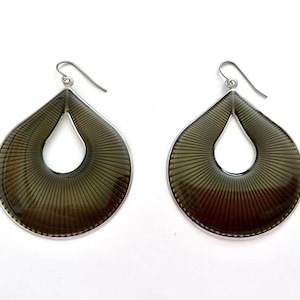 Vintage Jewelry 70&#39;s Black, Tan, Tear Drop Earrings