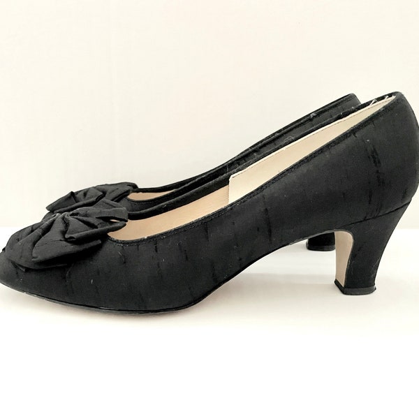 Vintage 60's Realites, Black, Fabric, Heels  (Size 7)