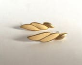 Vintage Jewelry Women 39 s 80 39 s Cream, Gold, Twist, Drop Earrings