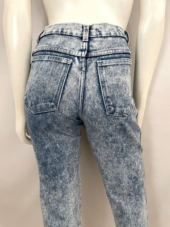 Vintage 90s Riders Mom Jeans High Waisted baggy 90s jeans High Rise Dark  Blue Wash Denim Pants Buckle Back Wide Leg Blue Jeans Size 27