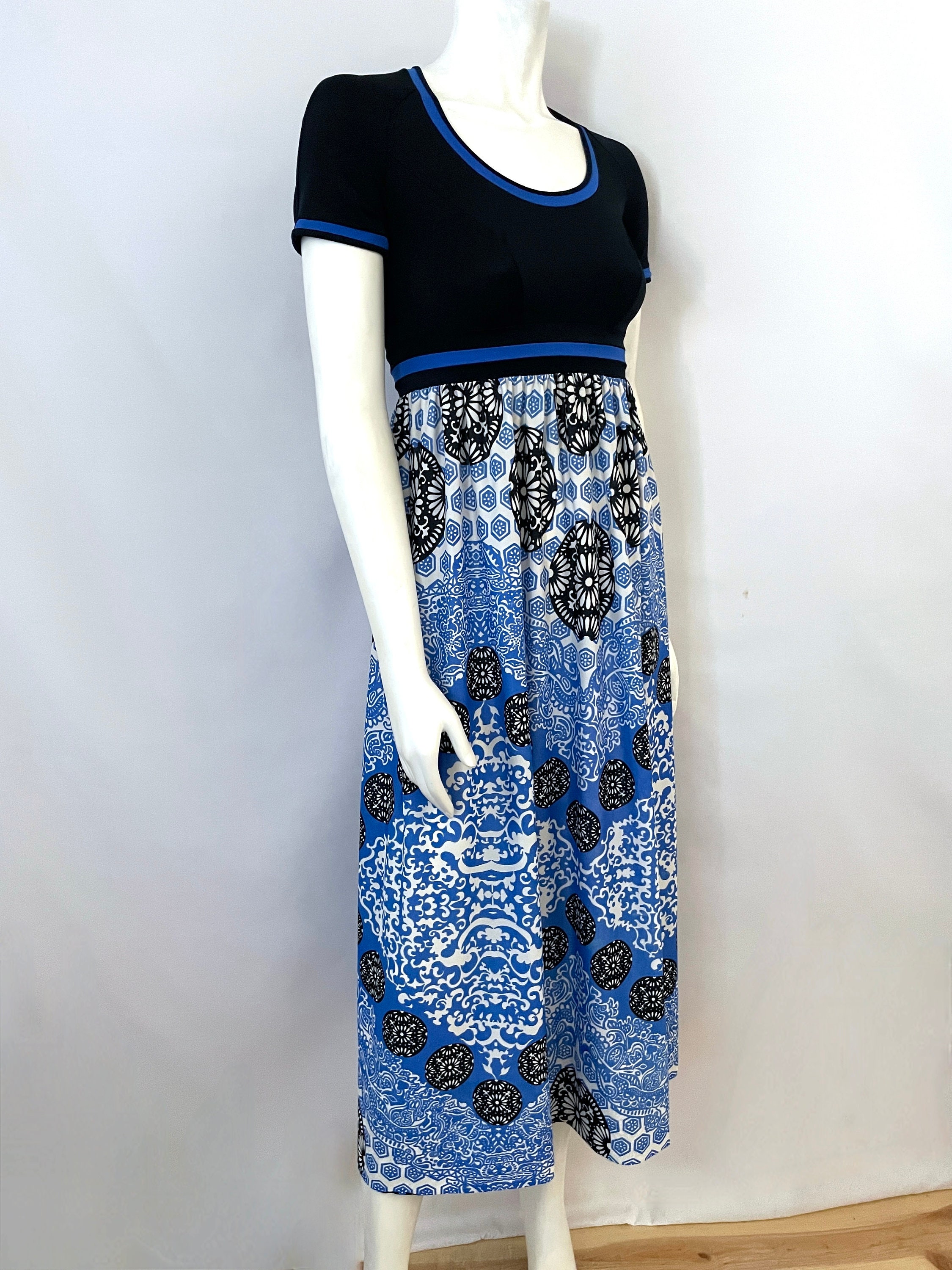 Vintage 70's Olga, Blue Geometric Nightgown (Size 12)
