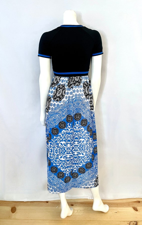 Vintage 70's Olga, Blue Geometric Nightgown (Size… - image 9