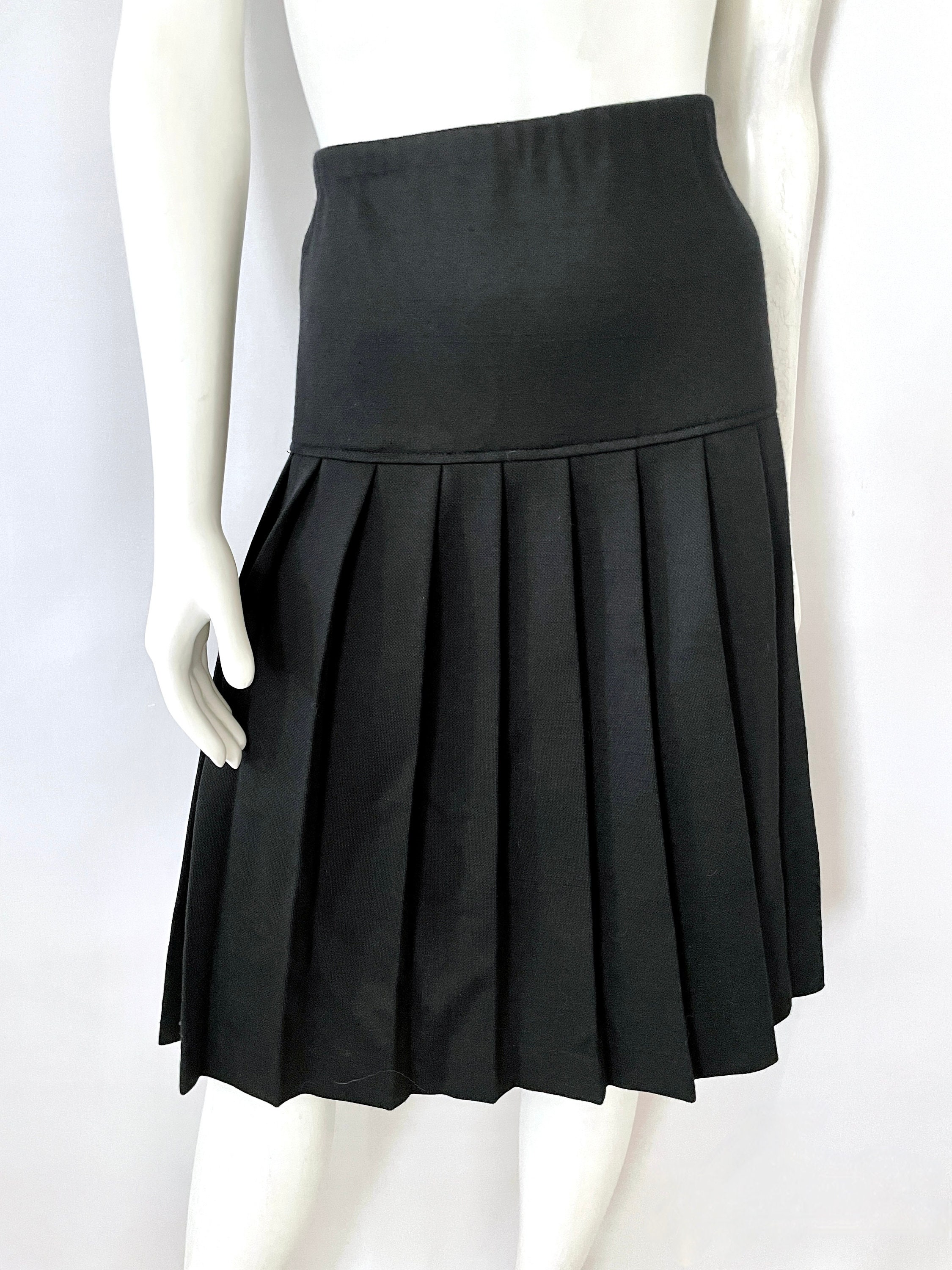 【NONCODE】tand pleats skirt Twirl Pleated Skirt | Aritzia US