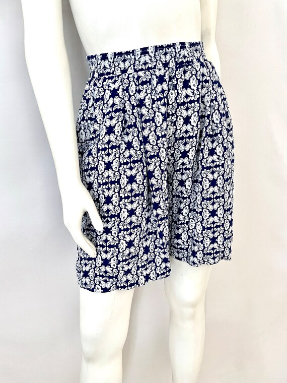 Vintage 80's Jantzen, Blue, White, Floral, Shorts… - image 3